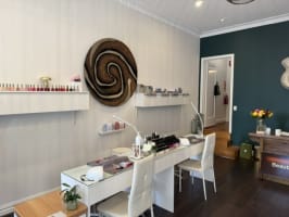 Beauty Salon for sale BI-1060