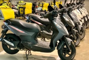 MOTORBIKE RENTAL --NORTH MELBOURNE --1P10658