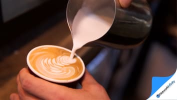 Well Positioned Shopping Centre Cafe Walk-In Ready Rent only 1100 PW