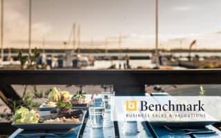 Attractive Waterfront Bar and Restaurant for Sale / Southeast Queensland