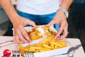 FISH & CHIPS --GREENSBOROUGH--1P11905