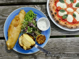 Beachside casual dining & takeaway