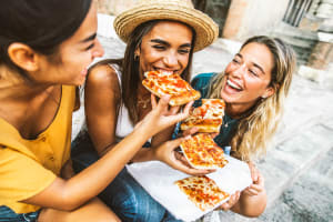 Fully Licensed Pizza Restaurant with Strong Local Following