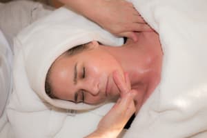 Established Cosmetic Clinic with Strong Future Potential (VS0318)