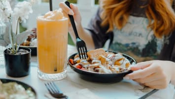 Fully under management Dessert Business Southeast Suburb Ref: 1533