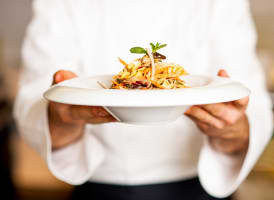 Established Licensed Restaurant, Operating 7 Days Ref9842