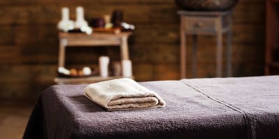 Holistic Massage Parlour with Google Rating of 4.9