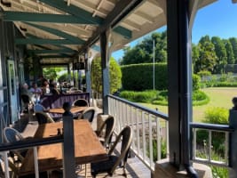 Cafe - Sales $25,000 p.w -  Inner West - Sydney- local icon - Profit $5,400 p.w - G1804F