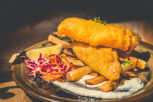 Cafe - Takeaway - Seafood - Netting over $5,000 p.w. -SW Sydney. - CB1398