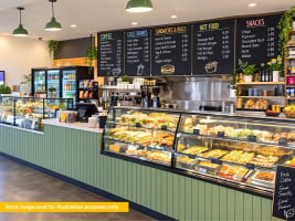 Ideally located snack bar with excellent return to owner