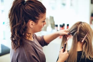 PREMIUM PRAHRAN SALON | UNDER MANAGEMENT | LIGHT-FILLED| HIGH GROWTH OPPORTUNITY