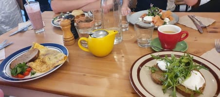 LICENCED DAYTIME CAFÉ NORMANVILLE N. P. $135,000 PA 1 OWNER + Staff $135,000 + SAV