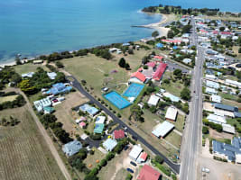 UNIQUE TASMANIAN EAST COAST ACCOMMODATION ESTATE
