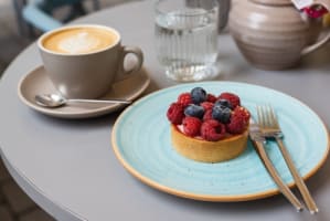 CHARMING BOUTIQUE CAKE & COFFEE SHOP IN THE HEART OF HEALESVILLE