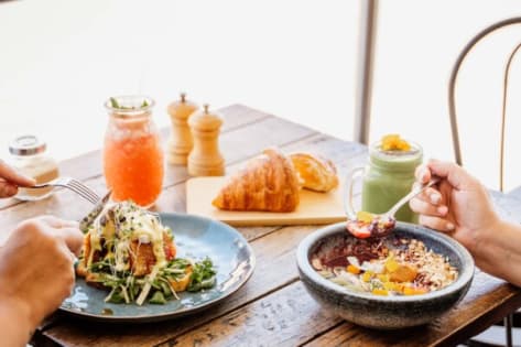 ​ICONIC LICENSED CAFE – HAMPTON