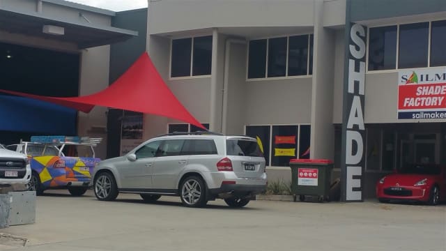 Want to buy Cafe, Restaurant, Bar up to $300K - Cash Buyer