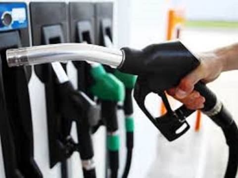 Petrol Station & Convenience Store - Well Known Brand - 37508