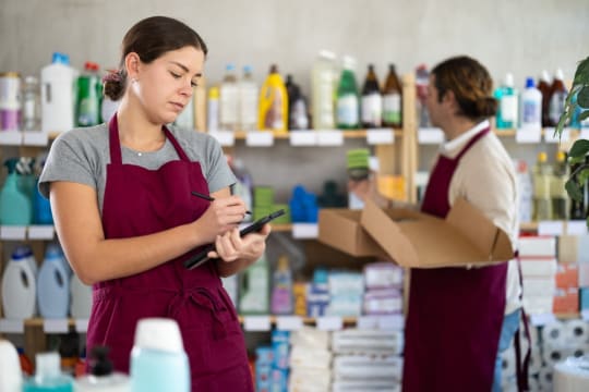 CLEANING SUPPLIES RETAIL & TRADE STORE – STRONG REPUTATION & HIGH EXPOSURE LOCATION FOR SALE