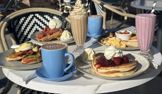 ​Daytime Café T.O. $28-30,000pw Coffee 28-30kgs pw Undermanagement $545,000 + SAV