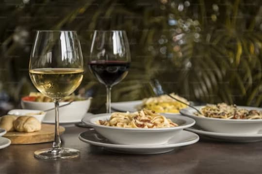 ​LICENCED CAFÉ/RESTAURANT OPPORTUNITY 10 MINS FROM CITY EXPRESSIONS OF INTEREST CIRCA $125,000+GST