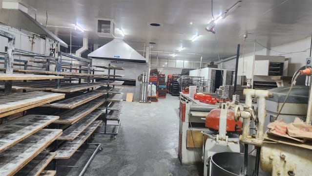 Industrial wholesale bakery and distributor