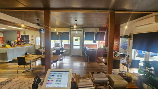 Charming Highway Café on Northern Highway (AP2501)