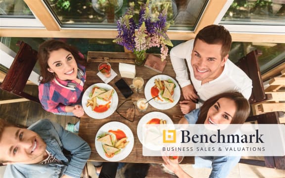 COUNTRY ELEGANCE ON THE CAPE