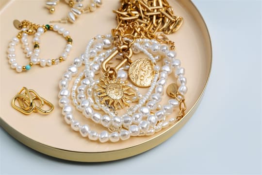 Elegant Jewellery Store in Major DFO Centre - Ref: 17166