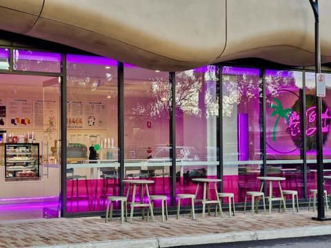 Booming Acai Cafe – Bayside Location, Brand-New Luxury Fit-Out