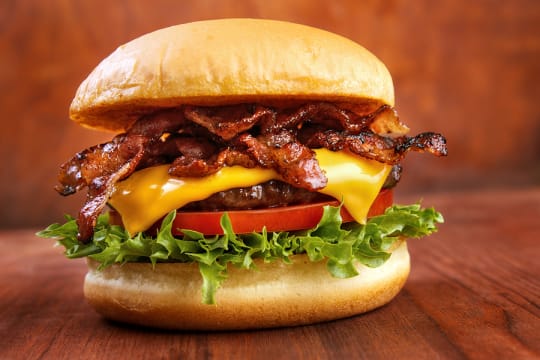 Takeaway Foodcourt Burgers Gold Coast Exclusive Shopping Centre $64,800 - F3504