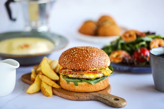 Takeaway - Industrial - 5 Days  Sth West Sydney  Sales $15K p.w  Nets $5.2K p.w - F3498