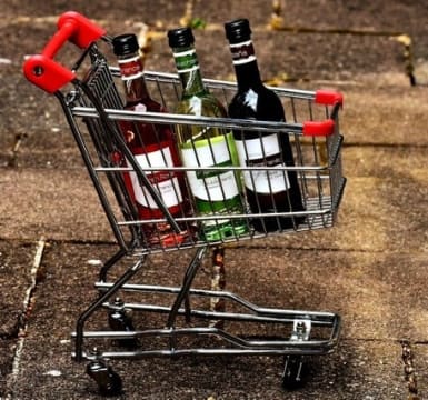 Straight Bottle Shop - Busy Location - 37455