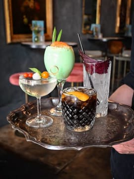 Cocktail Bar & Live Music Venue