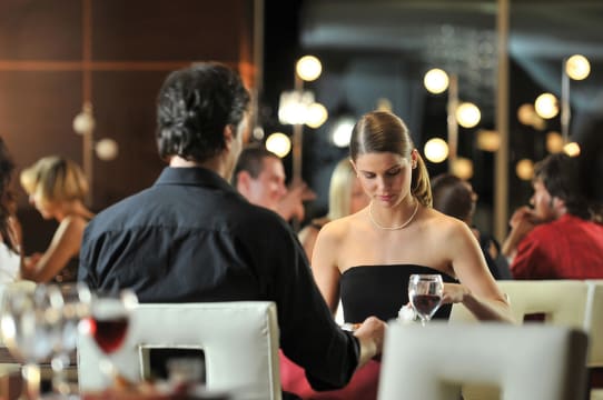 VERY POPULAR LOCAL RESTAURANT – PRESTIGE LOCATION …