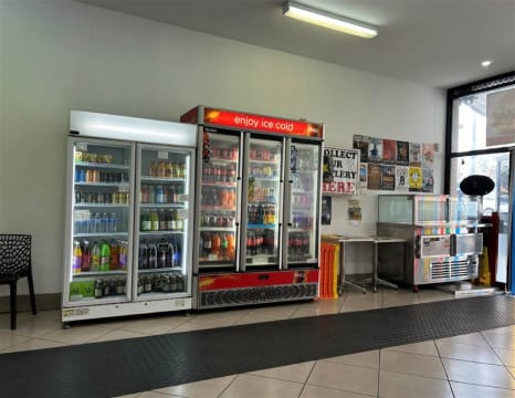 SIMPLE, FAST FOOD OUTLET WITH OPPORTUNITY