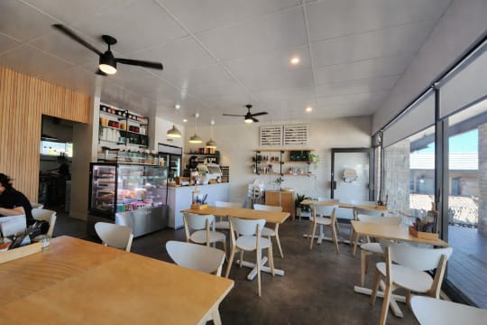 COFFEE SHOP – PRIME LOCATION – EASY TO RUN …