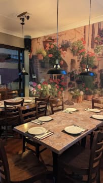 33-Year Legendary Italian Pizza Restaurant & Takeaway – Gold Coast