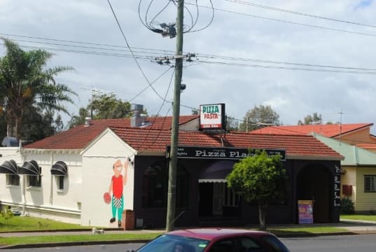 Pizza Takeaway Restaurant & Residence For Sale