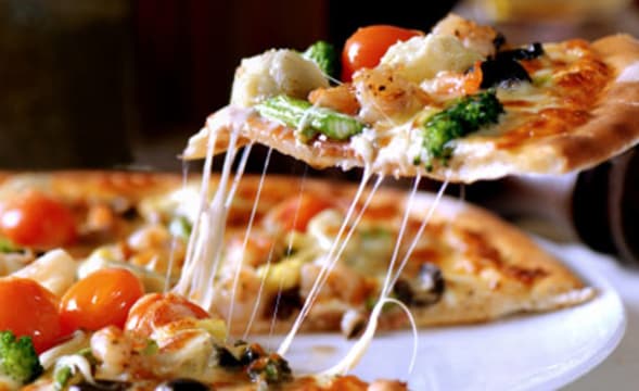 Fully Equipped Cafe / Restaurant / Take Away Food Opportunity Now Available !