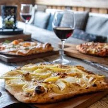​4 day Licensed Pizza Bar Pt Elliot $98,000 +SAV