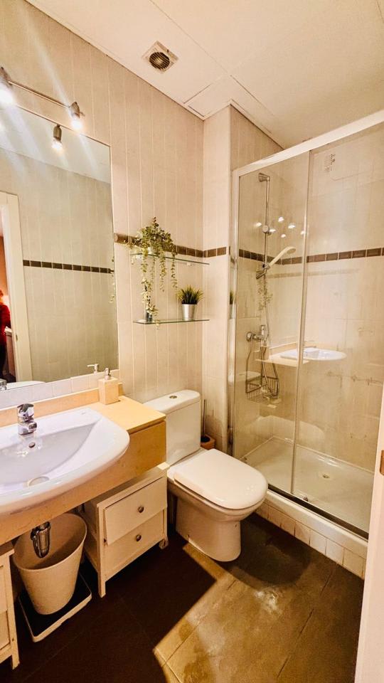 4233823-4d10c906_an4p28