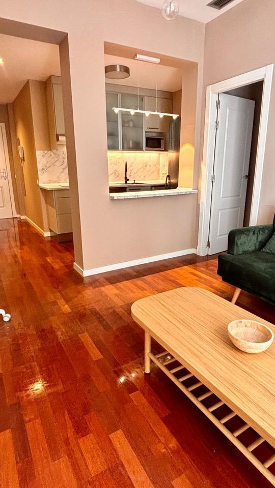 4233823-7e958317_b9etn0