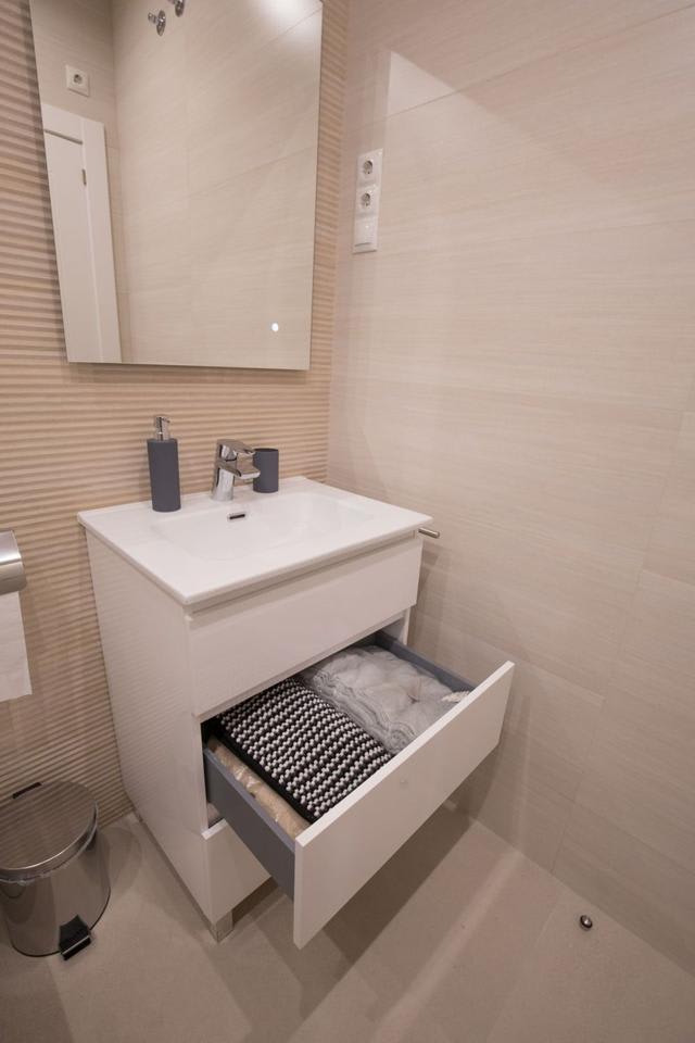 4240404-38cb2f6d_ddmm8m