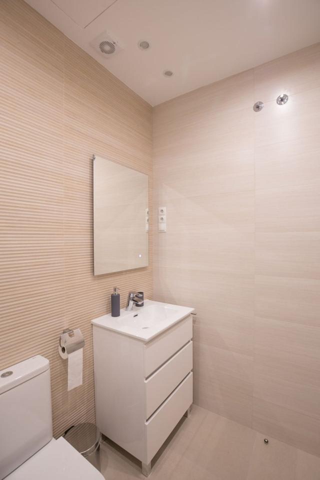 4240404-8e1ee8f8_xcwlru