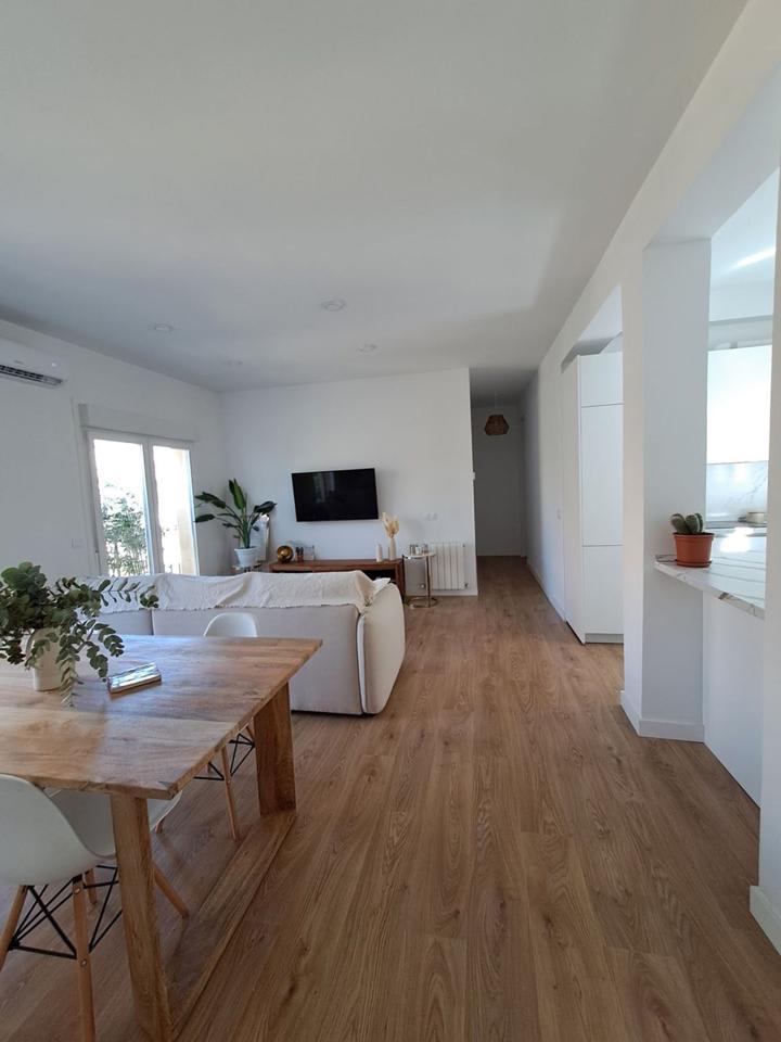 4208887-76c5081b_jaj23s