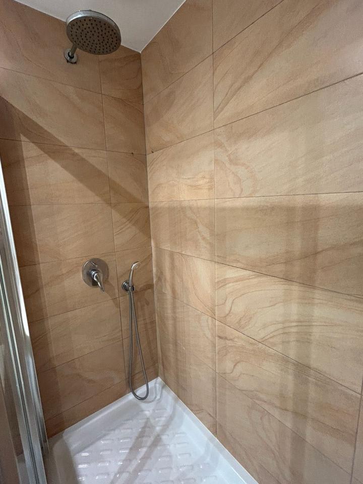 4216857-8dea4105_bwig3c