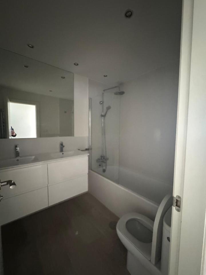 4216903-bb9e5c6b_htaezv