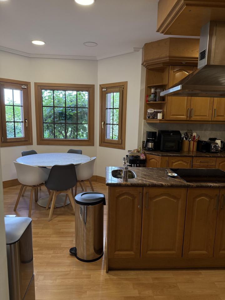 4216091-7b6f7c9f_ucjslt