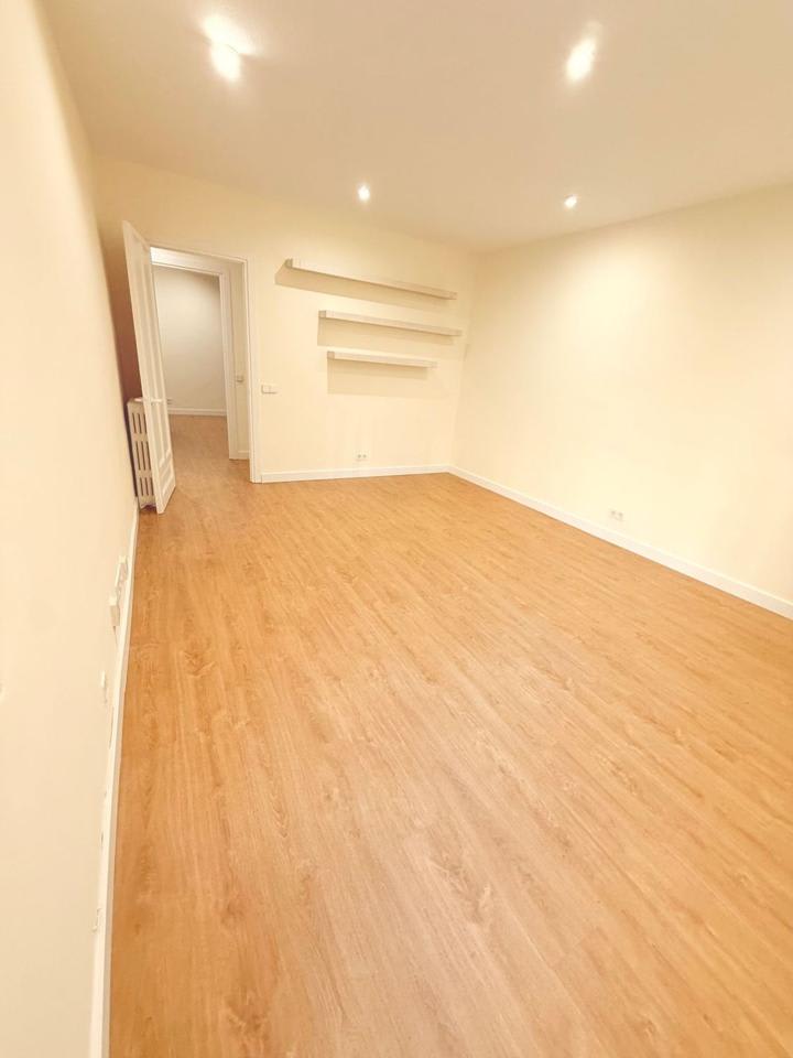 4223326-533993db_qmfv70