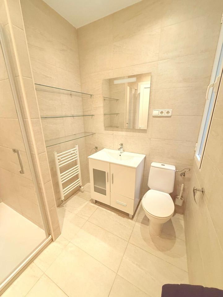 4223326-80096a74_zdcsfq